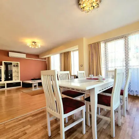 Apartamento Sunny View With Garage