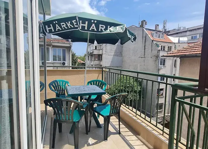 Sunny View With Garage Апартамент Бургас